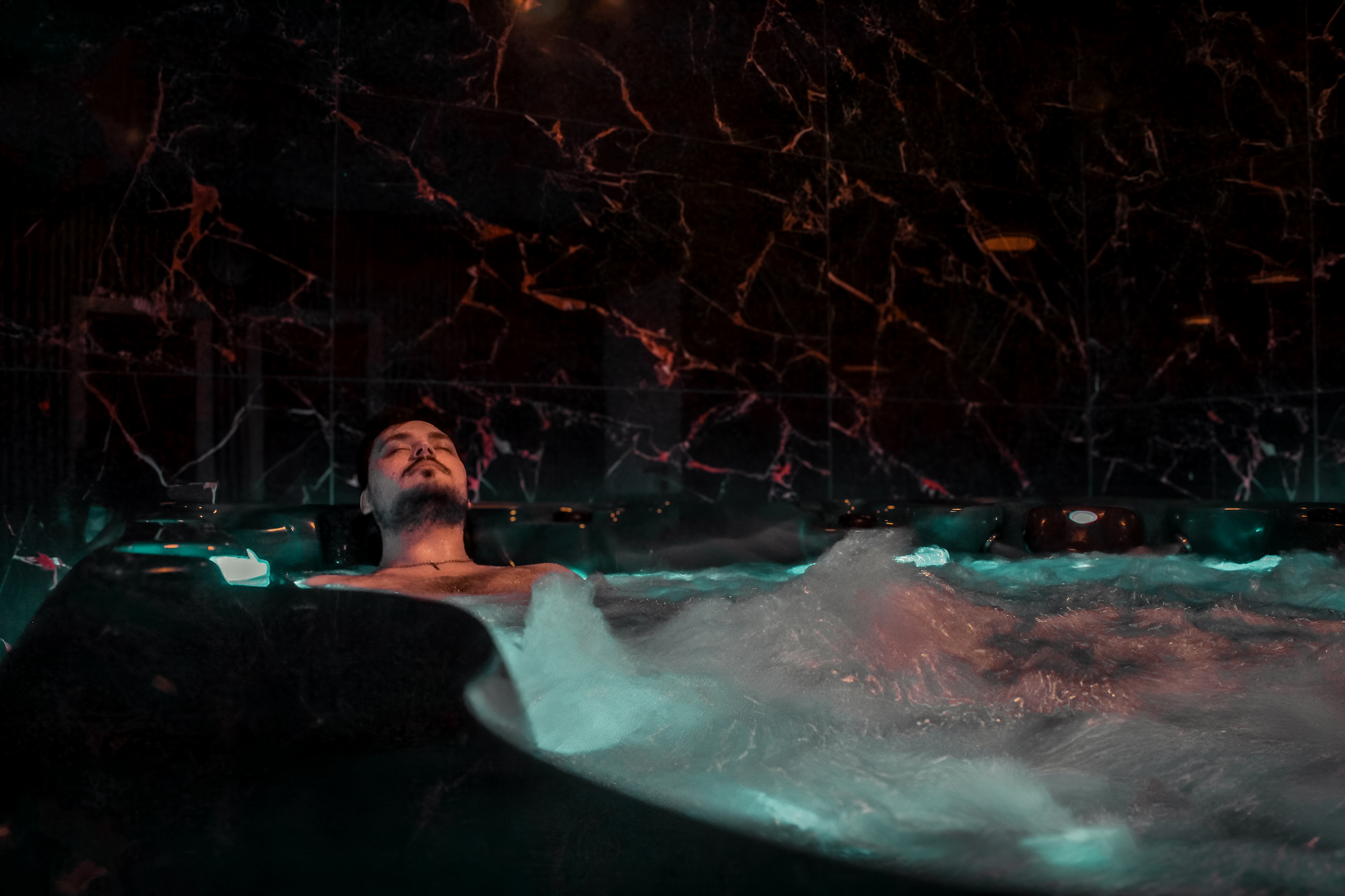 Vírivka s hydromasážnymi tryskami